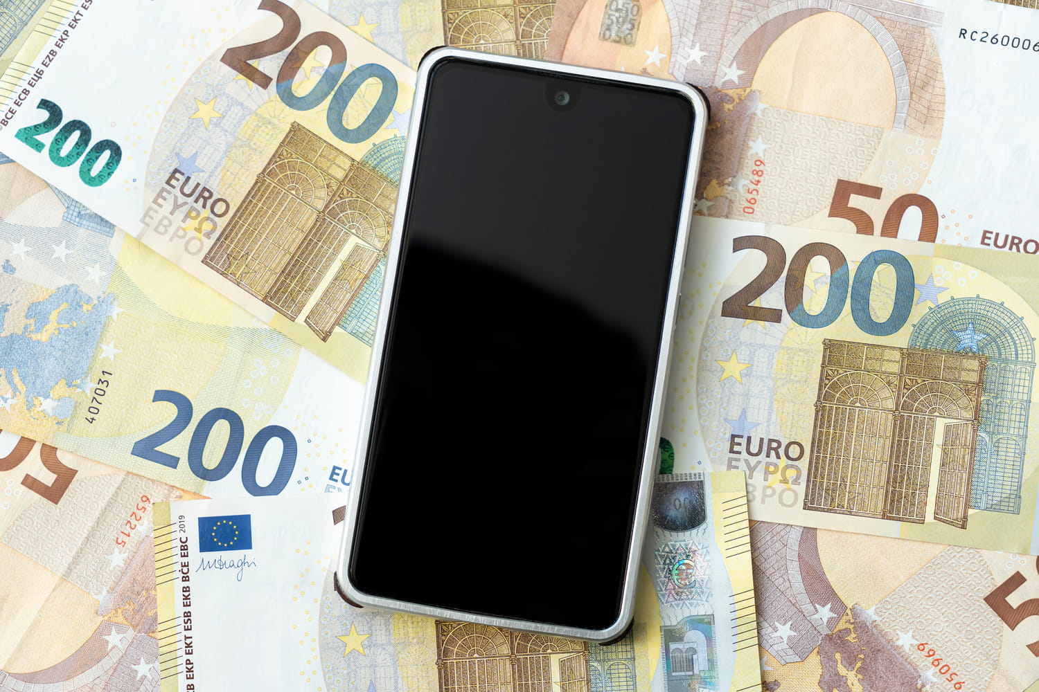 Votre smartphone, un détecteur de faux billets insoupçonné